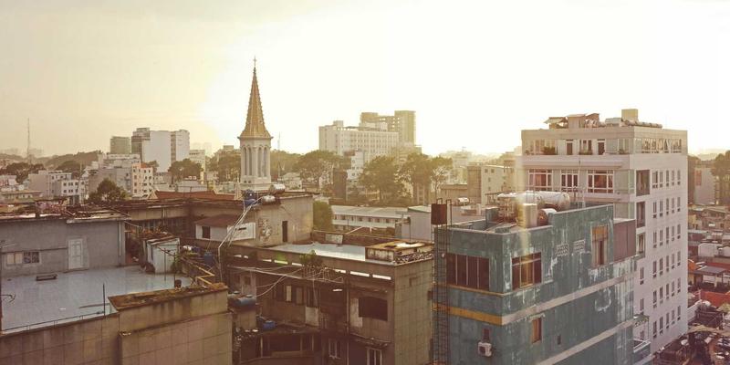 从伊利药业84看中国大健康产业:保健品、医药与健康服务的融合创新