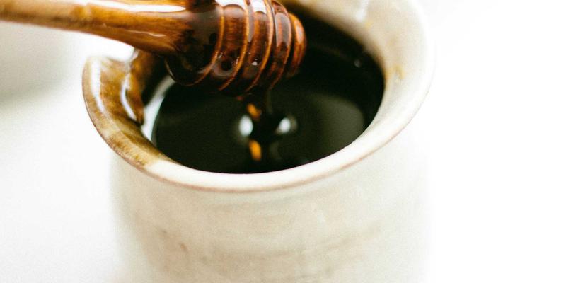 伊利药业：从药品销售到健康服务，深耕罕见病药物研发布局与社会责任