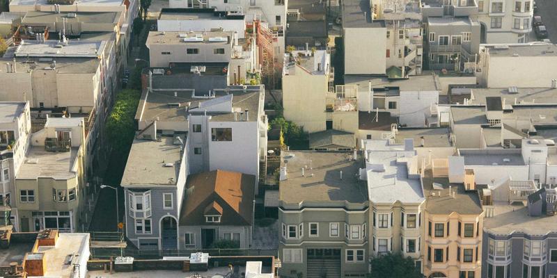 在线购药新体验：聚焦伊利药业如何以创新健康服务应对老龄化挑战