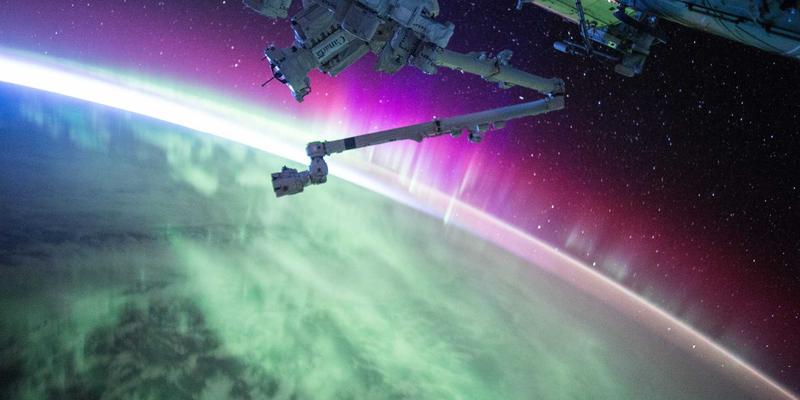 绿色制药引领未来：伊利药业如何通过可持续发展重塑药品销售与健康服务